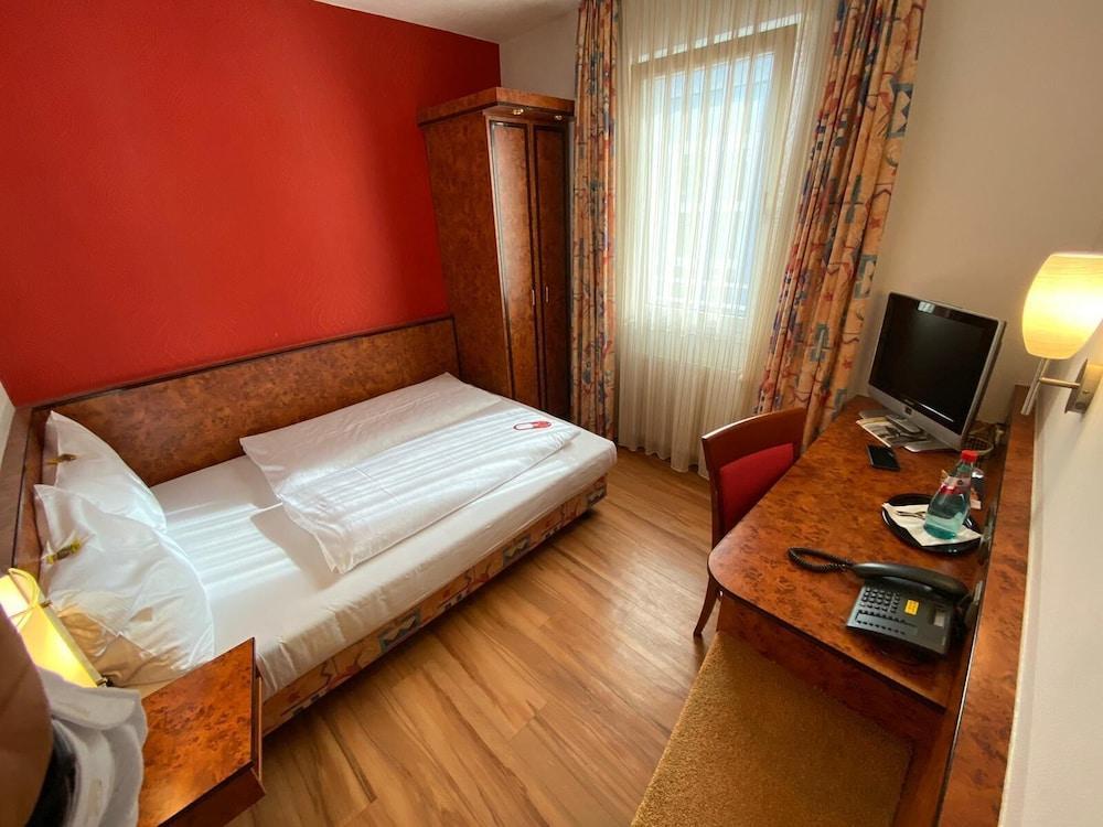Hotel Miramar Am Roemer Франкфурт-на-Майне Экстерьер фото