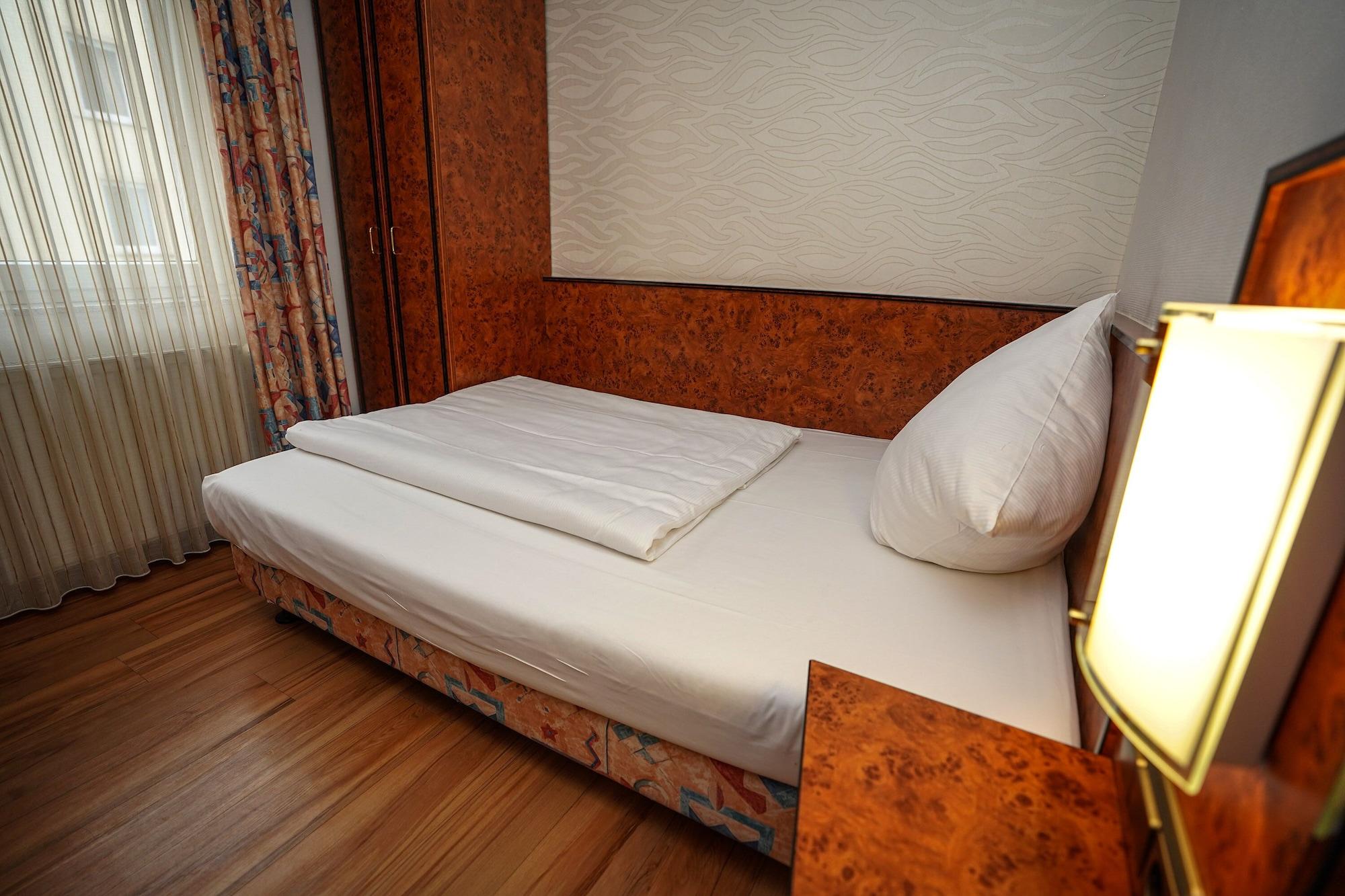 Hotel Miramar Am Roemer Франкфурт-на-Майне Экстерьер фото